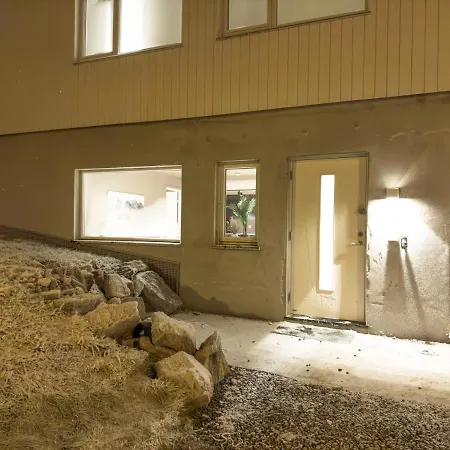 Staying 1 - New And Modern